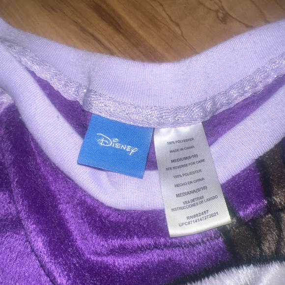 Disney Olaf fuzzy Night shirt - Picture 2 of 3